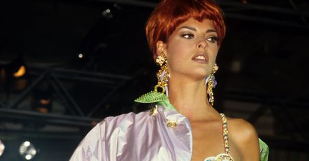 Nieodwracalnie zdeformowano jej ciało. Wyznanie supermodelki Lindy Evangelisty