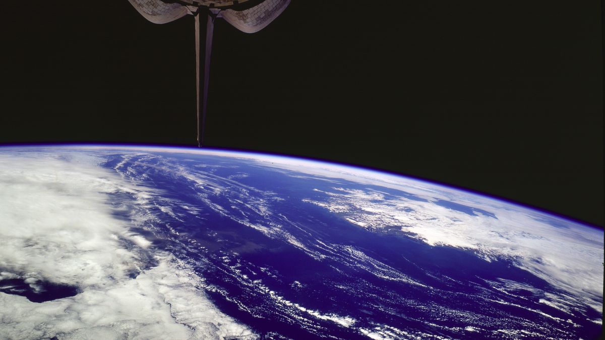 Na zdjęciu z kosmosu widoczna m.in. Grenlandia, której lodowa pokrywa jest jednym z kluczowych miejsc dla zachowania stabilności ziemskiego klimatu