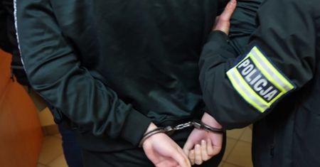 Słupsk: 300 000 papierosów i tony tytoniu. Siedem osób przed sądem