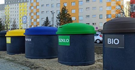 Piekary Śląskie. Nowe pojemniki na śmieci, mają rozwiązać m.in. problem smrodu