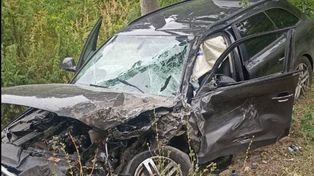 Czołowe zderzenie Audi z BMW. 4 osoby ranne, w tym dwoje dzieci