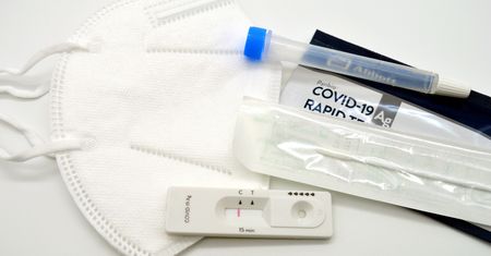Tester oddechu wykrywający COVID-19 dostępny w kolejnym kraju. Wynik pokazuje błyskawicznie