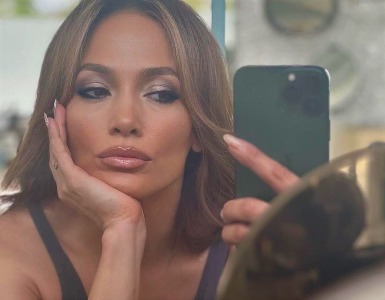 Jennifer Lopez postawiła na stylizację inną niż zwykle 
