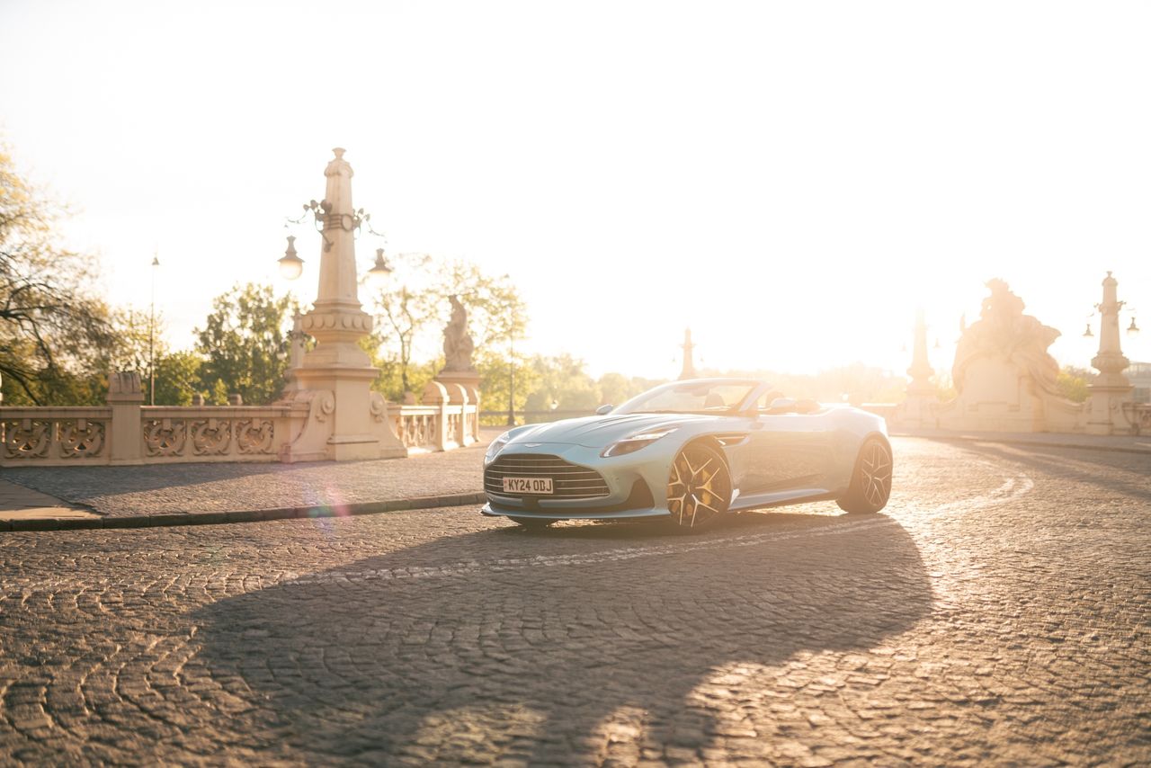 Aston Martin DB12 Volante