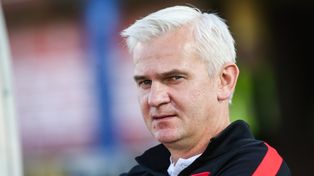 "Sokrates". Nie tłumaczy, dlaczego, ale idzie dalej