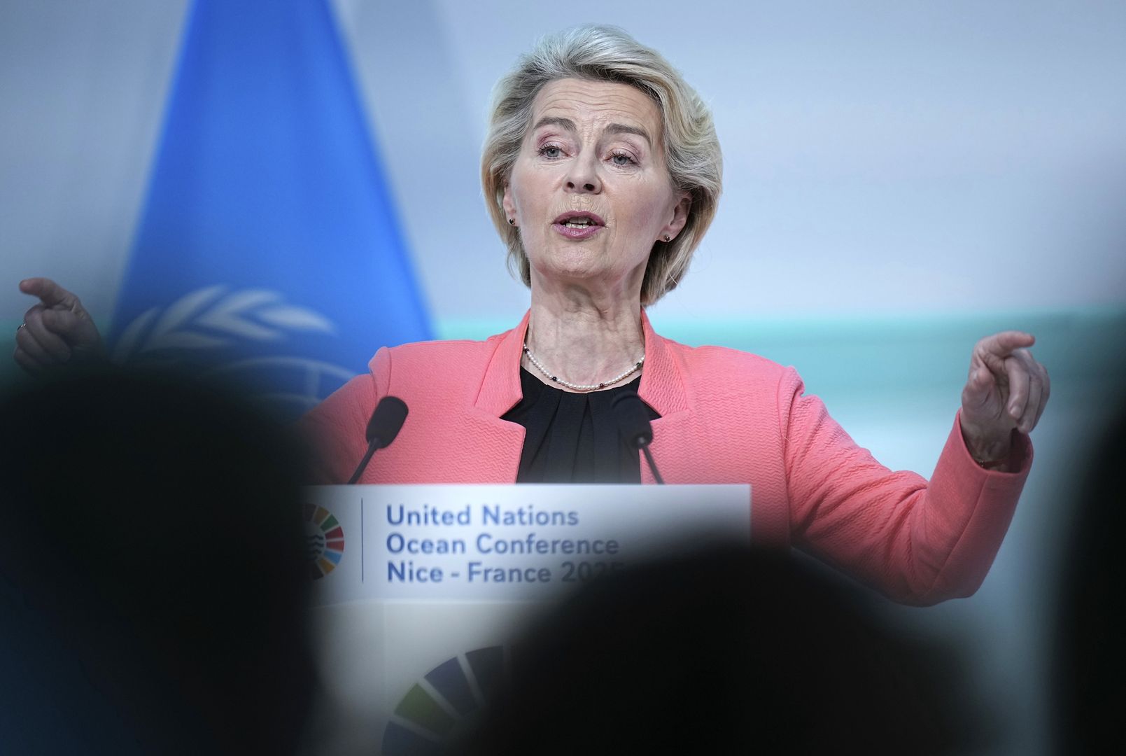European Commission Ursula von der Leyen gestures as she speaks during the presentation of the European Pact for the Oceans at the third UN Ocean Conference, in Nice, France, 09 June 2025. EPA/LAURENT CIPRIANI / POOL MAXPPP OUT Dostawca: PAP/EPA.