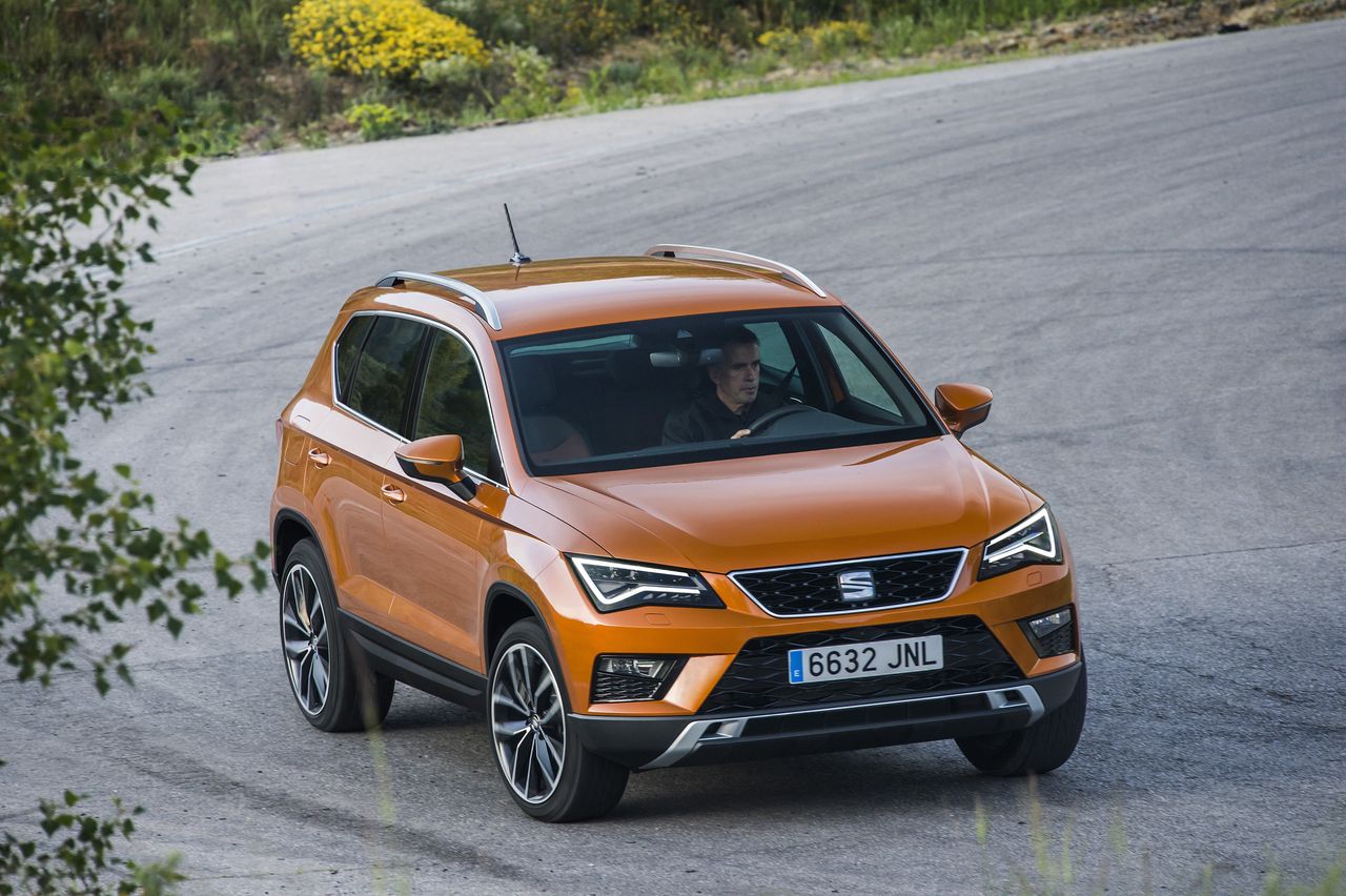 Rodzinny SUV według sprawdzonej recepty albo niespodzianka. Seat Ateca kontra Omoda 5 i Bestune T77