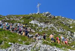 Syf, tłumy i golasy. Turyści o ciemnej stronie Tatr