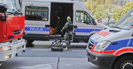 Poważne utrudnienia w Warszawie. Policja wyłączyła stacje metra