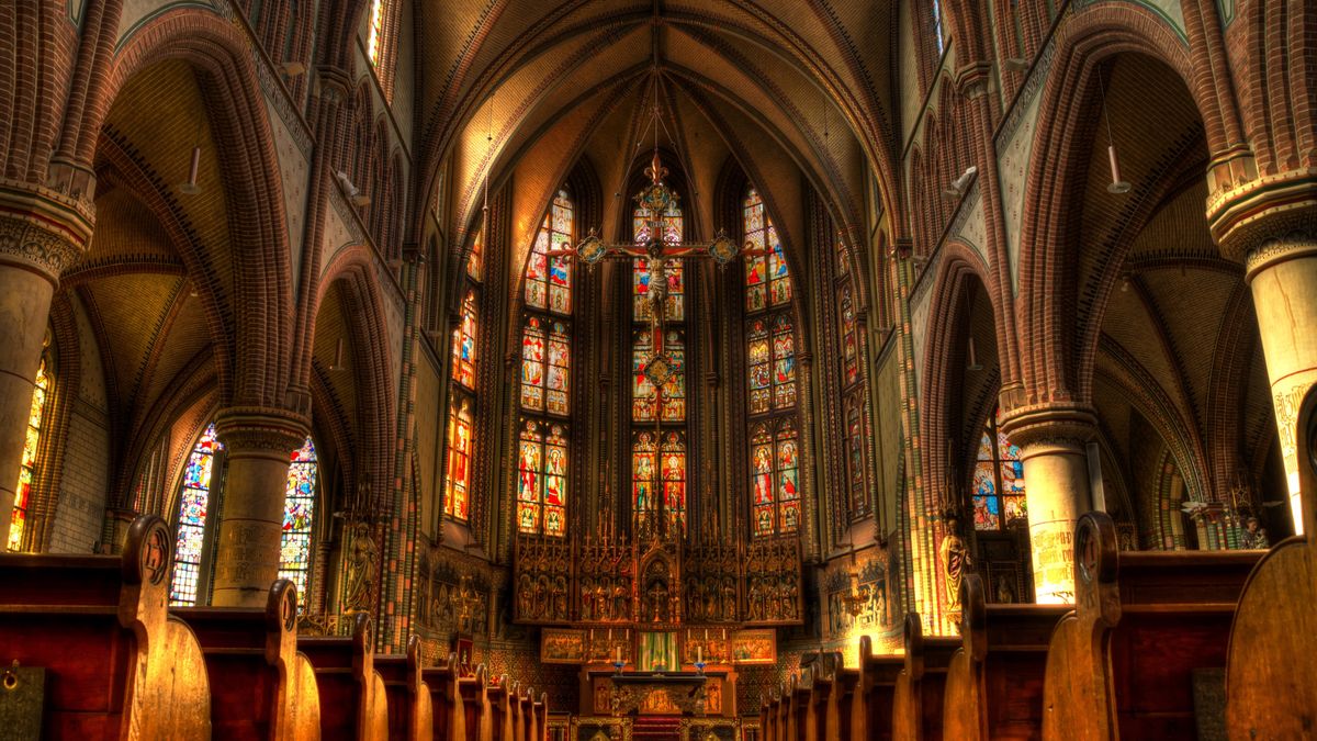 Pusty kościół to pusta taca. Może zmieniłoby to wprowadzenie terminali?