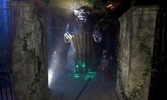 Dzieci krzyczały i płakały. Nauczycielki zabrały je do domu strachów