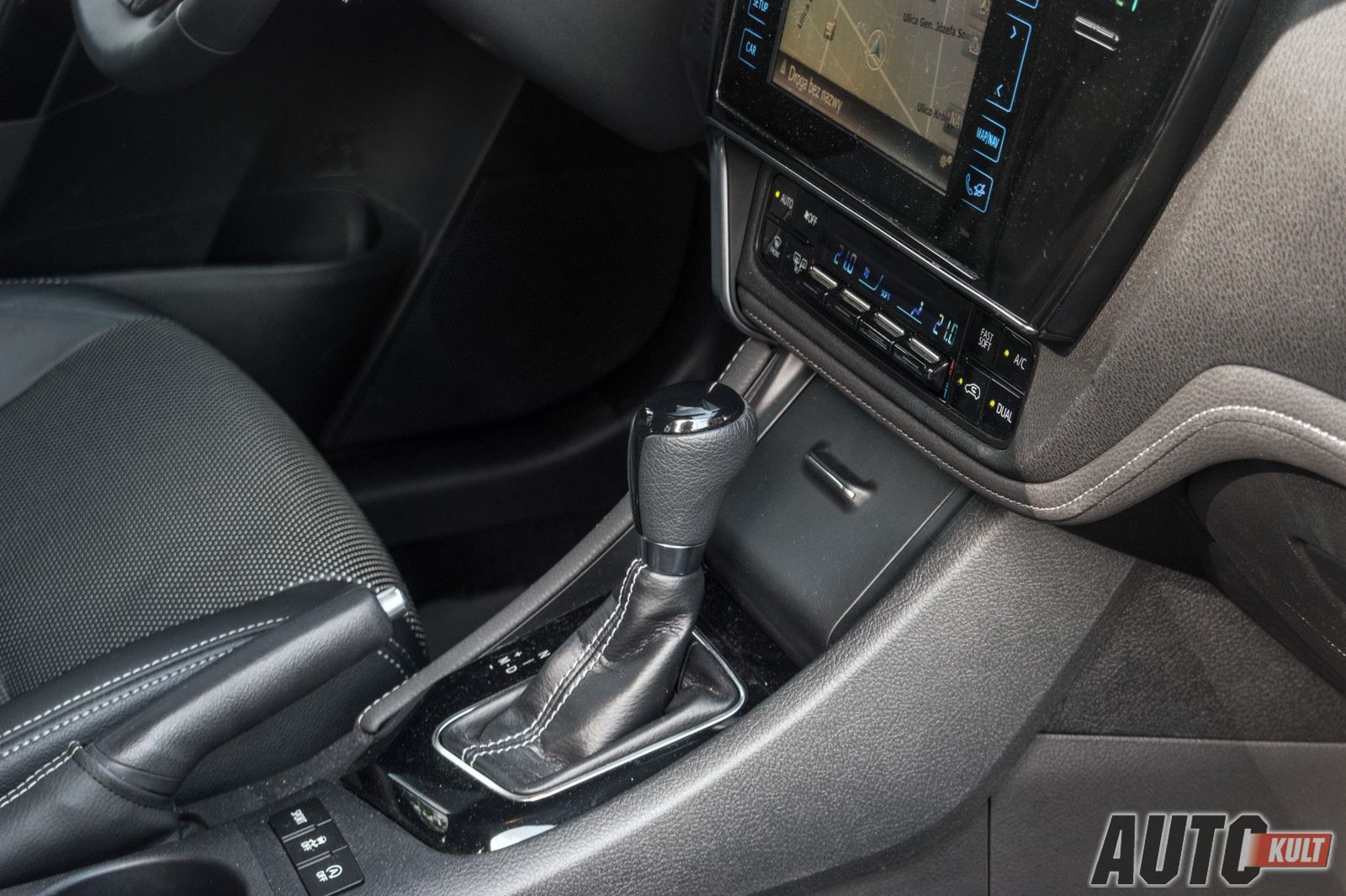 Skrzynia Multidrive S sparowana z nowym silnikiem 1.2 D4-T to świetne rozwiązanie dla kogoś, kto chce jeździć ekonomicznie i komfortowo.