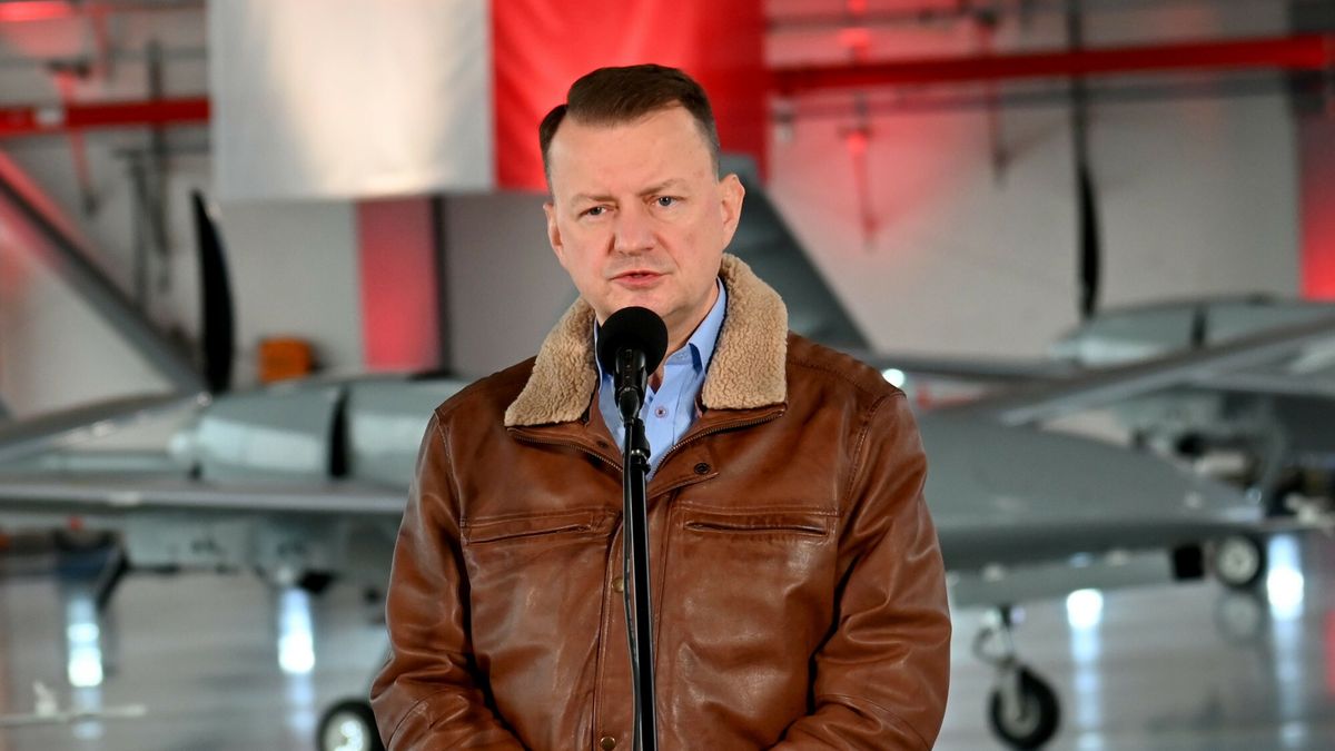 Nowe Bayraktary dla polskiej armii
Fot. East News Miroslawiec (woj. zachodniopomorskie), 28.10.2022. 12 Baza Bezzalogowych Statkow Powietrznych. Uroczyste przekazanie Wojsku Polskiemu nowych bezzalgowych dronow produkcji tureckiej - Bayraktar TB2. N/z: minister obrony narodowej Mariusz Blaszczak.
--