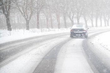 Atak zimy na Pomorzu. Apele policji i ostrzeżenia IMGW