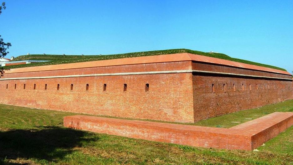 Ocalałe fragmenty fortyfikacji Zamościa (bastion VII)