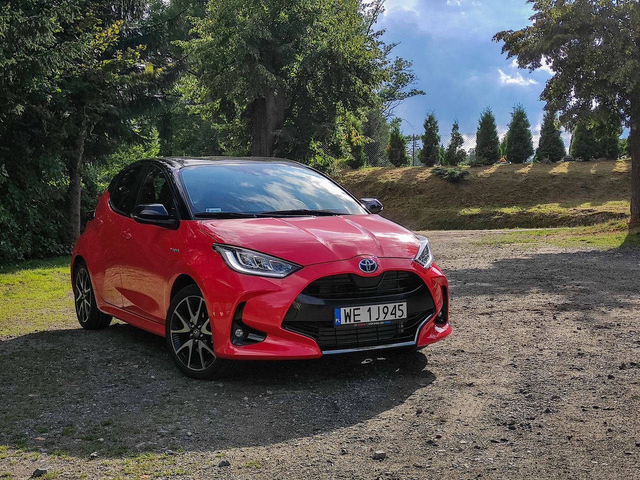 Nowa Toyota Yaris z polską hybrydą to auto tak dobre, że może zagrozić Corolli