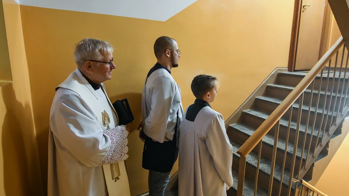 Ksi??a chodz?cy po kol?dzie
03.01.2023 BYDGOSZCZ  KSIADZ RYSZARD PRUCZKOWSKI KOLEDA  FOT.DARIUSZ BLOCH/POLSKA PRESS