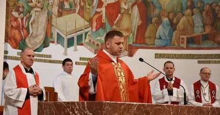 Koronawirus drugi raz uderzył w parafię w Lublinie. Sytuację ratuje ksiądz ozdrowieniec