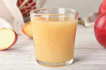 Przygotuj i pij koktajl z kilku składników. Wymiecie toksyny z jelit i wątroby jak miotełka