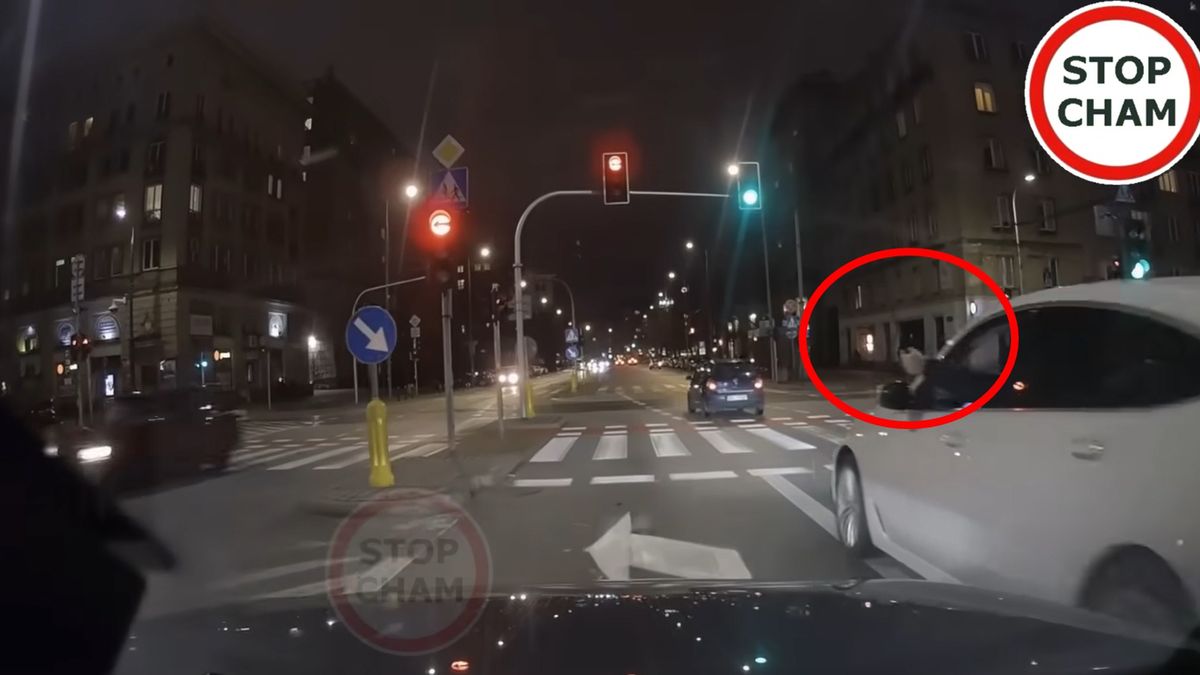 Kierowca BMW grozi innemu