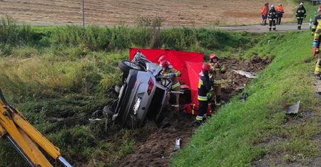 Śmiertelny wypadek. 13-latek wydostał się, matka została w środku