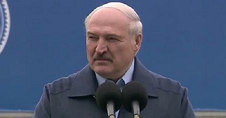 Niecodzienny wygląd Łukaszenki. Tak pokazał się przed białoruskimi piłkarzami