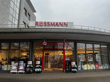 Nowa linia kosmetyków w Rossmannie. Premiera w Łodzi