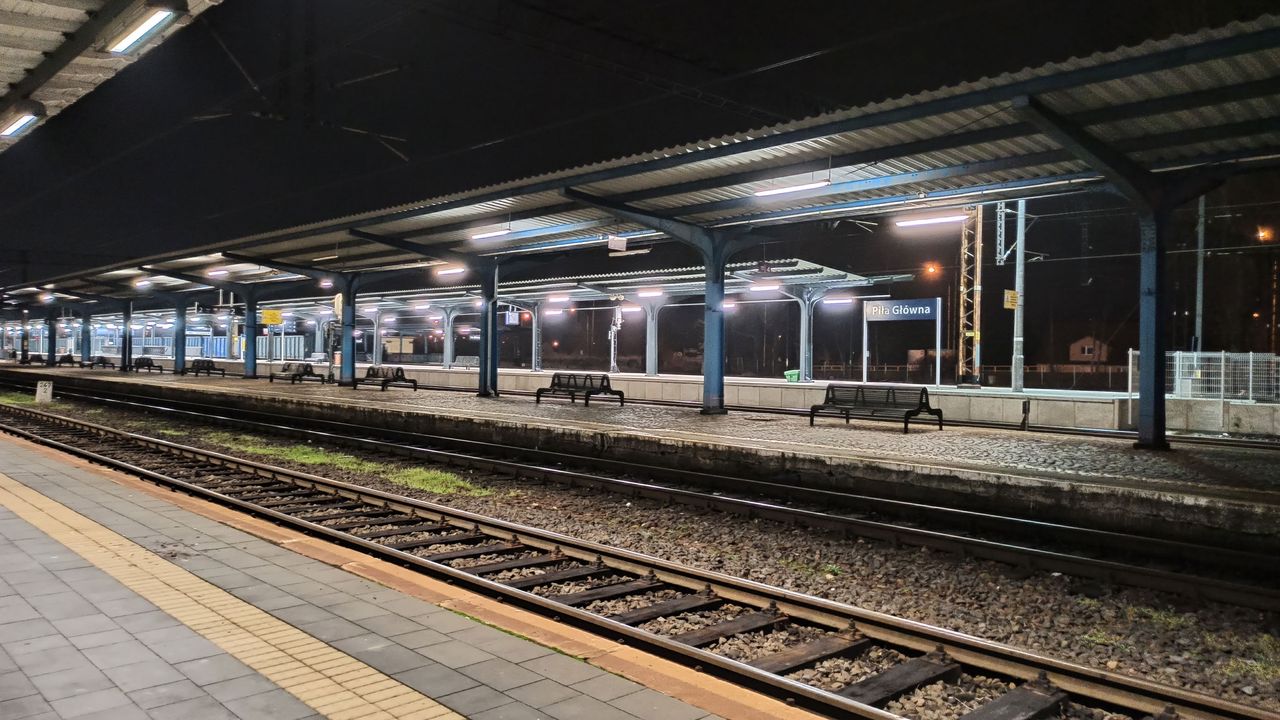 Z powodu awarii wstrzymany ruch na linii kolejowej Poznań-Piła