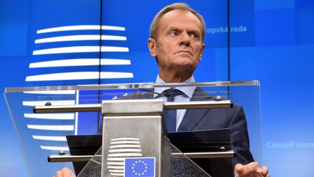 Donald Tusk pożegnał twórcę poczytnych powieści szpiegowskich.