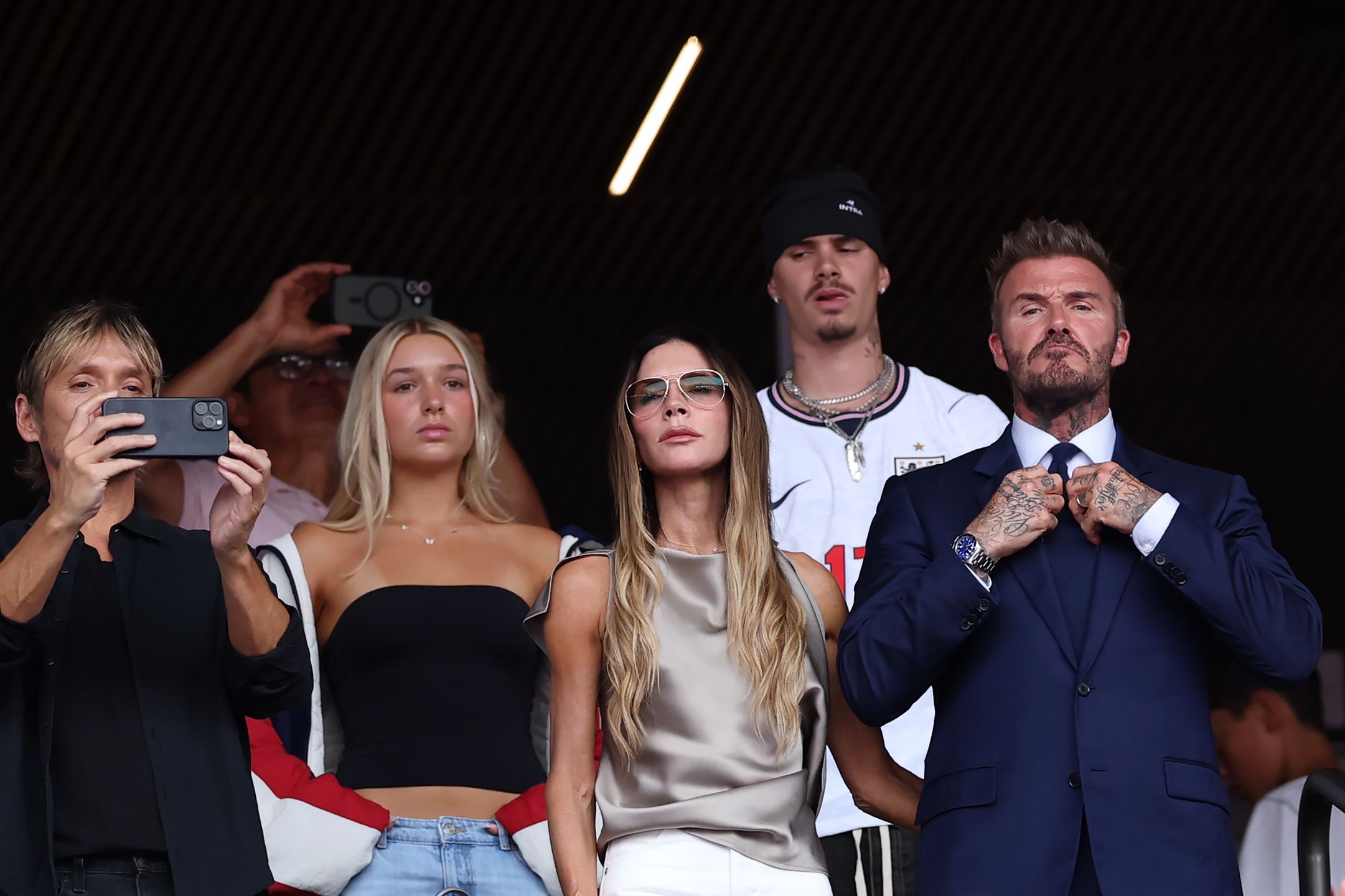 Victoria Beckham inwestuje MILIONY w markę 15-letniej Harper