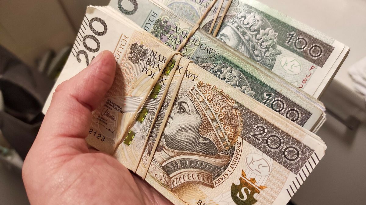 reporter_baza_2023-02
24.02.2023 Lodz. Oszczednosci gotowkowe. Fot. Piotr Kamionka/REPORTER
Piotr Kamionka/REPORTER