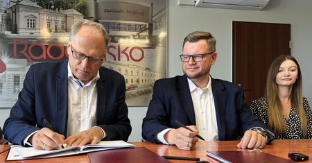 Radomsko będzie miało nowoczesne lodowisko. Umowa z wykonawcą podpisana.