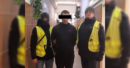 Bliźniacy trudnili się kradzieżami rowerów i hulajnóg. Policjanci weszli do dwóch mieszkań na terenie Lublina