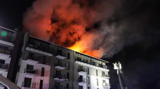Poznań: W garażu podziemnym zalega woda, prawdopodobnie uszkodzone są instalacje. Jaki jest stan bloku po pożarze przy Krańcowej?