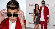 Bieber w czerwonym garniturze na premierze filmu... o sobie! (ZDJĘCIA)