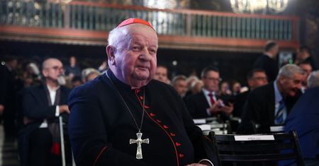 Kard. Dziwisz trafił do szpitala. Jest komunikat archidiecezji