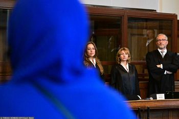 "Pan życia i śmierci". Lekarz w Berlinie oskarżony o 15 morderstw
