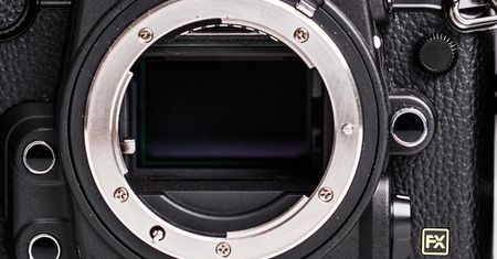 Nikon patentuje obiektyw 35 mm f/2 do aparatów z zakrzywioną matrycą