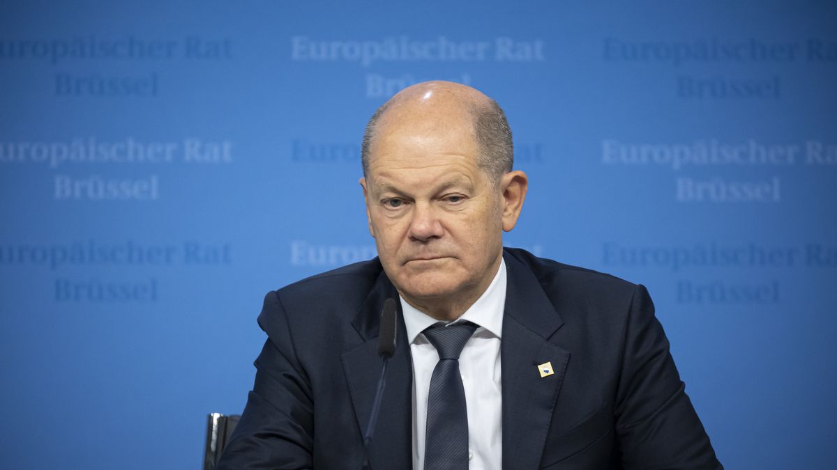 Olaf Scholz Federal Chancellor of Germany at a press conference after the end of the 2 day European Council and Euro Summit, the EU leaders meeting at the headquarters of the European Union. The German Chancellor does a statement and responds to questions from journalists, international and local media and press. EU leaders and heads of states have on their agenda to discuss at the 2-day summit the topics of the humanitarian pauses in Israel's war with Hamas, push for humanitarian aid corridors into besieged Gaza, the support to Ukraine after Russia's invasion, economy and the migration crisis situation. EUCO in Brussels, Belgium on 27 October 2023 (Photo by Nicolas Economou/NurPhoto via Getty Images)