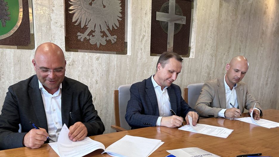 W Kleszczowie podpisano umowę z firmą Automotive Motors Poland