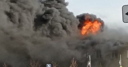 Kłęby dymu nad rosyjskim miastem. To już kolejny duży pożar