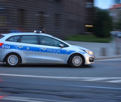 Policyjny pościg za kradzionym mercedesem. Padł strzał