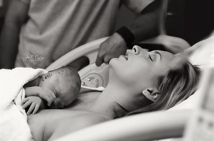 Tak rodzą kobiety. Niesamowite zdjęcia z porodów, które zebrano i wyróżniono w największym tego typu konkursie fotograficznym na świecie 22