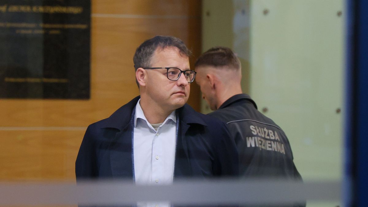 Marcin Romanowski
Pawe� Supernak
budynek, by�ego wiceszefa MS, PiS, podejrzany, polityk polityka, polityka Suwerennej Polski, prokuratura, Prokuratura Krajowa, siedziba, stawiennictwa, stawiennictwo, zarzuty