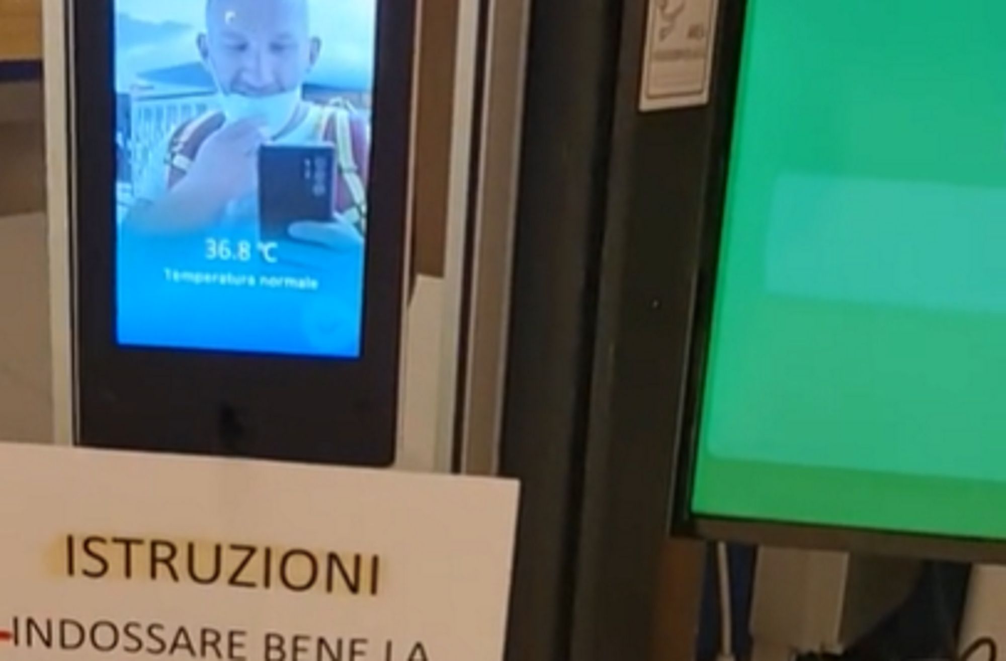 Polak pokazał urządzenie we włoskim markecie