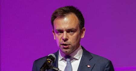 Samorządowcy naciskają na Domańskiego. Bez tego nie zepną się lokalne budżety