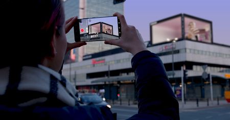 Pierwszy ekran 3D w Polsce. Przechodnie mogą podziwiać trójwymiarową iluzję