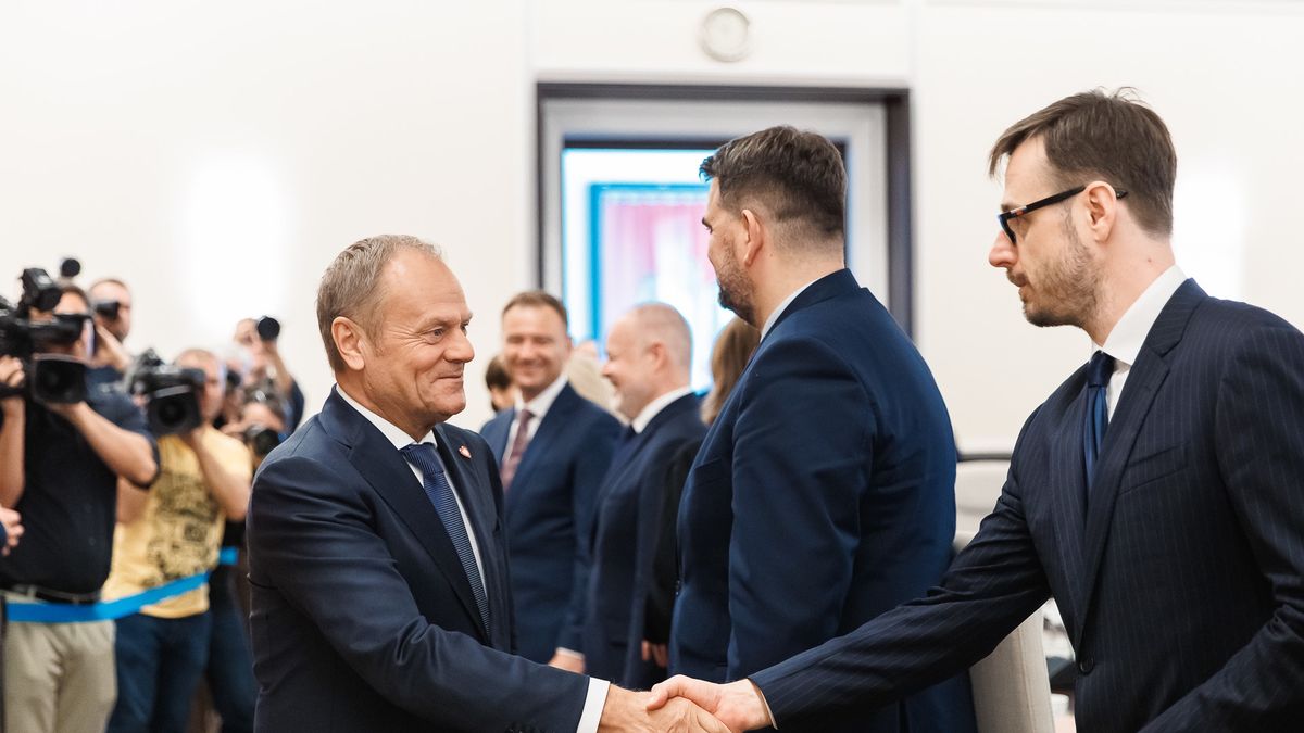 Premier Donald Tusk z ministrem aktywów państwowych Jakubem Jawo