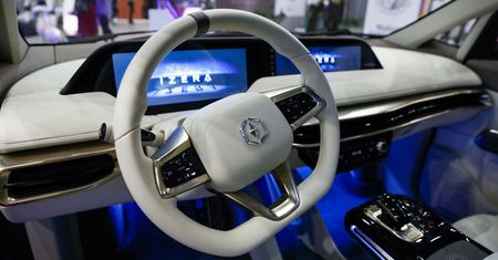 Ważą się losy miliardów na polskie auto elektryczne Izera. "To była iluzja"