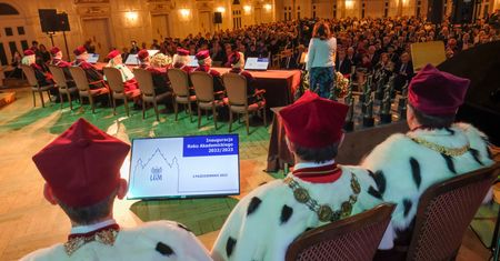 UAM zwolnił wykładowcę, bo źle ocenili go studenci. Sprawa trafi na wokandę